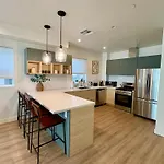 New Luxe 3B 3Bath Townhouse